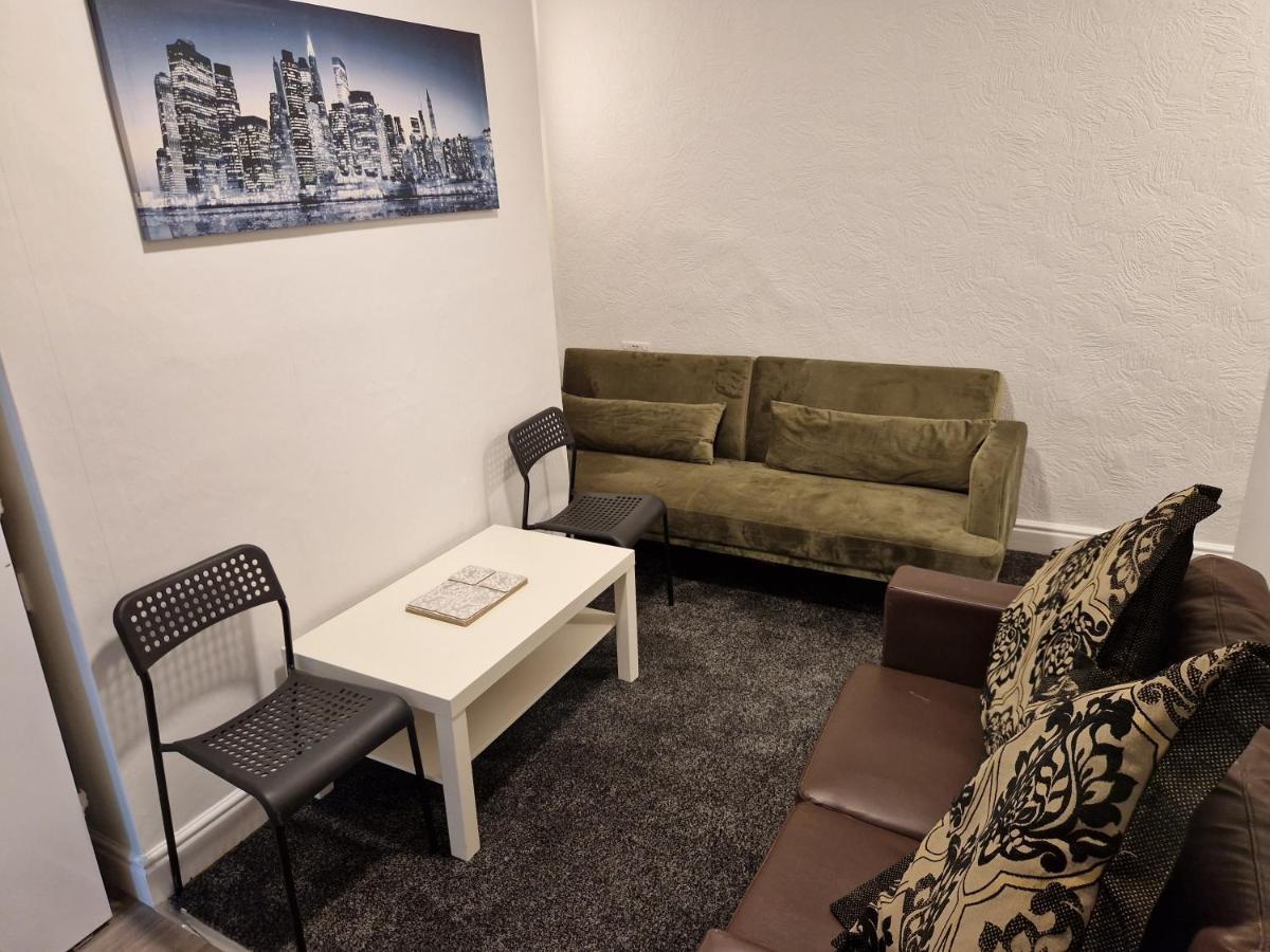 Birtley'S Diamond 3 Bed Apt, Sleeps 6 Guests 버틀리 외부 사진