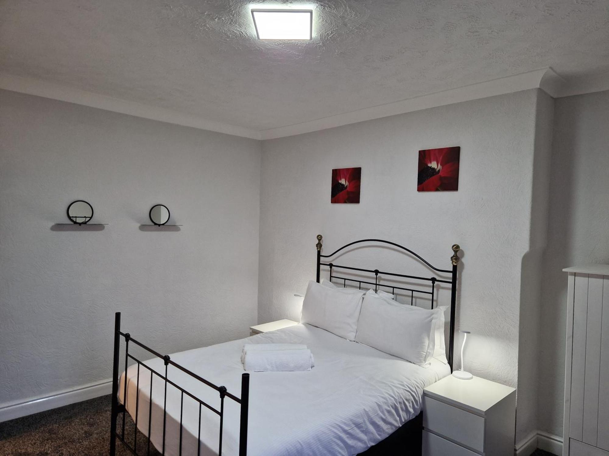 Birtley'S Diamond 3 Bed Apt, Sleeps 6 Guests 버틀리 외부 사진